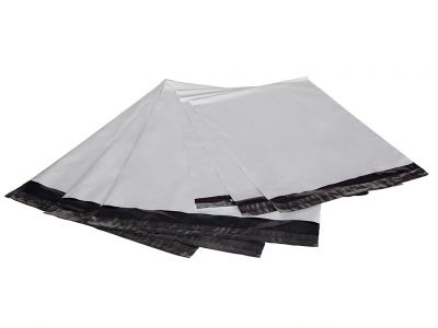 Coex-Textilversandtaschen - 180 x 250 + 50 mm, Stärke 0,065 mm, weiß/schwarz, Selbstklebestreifen
